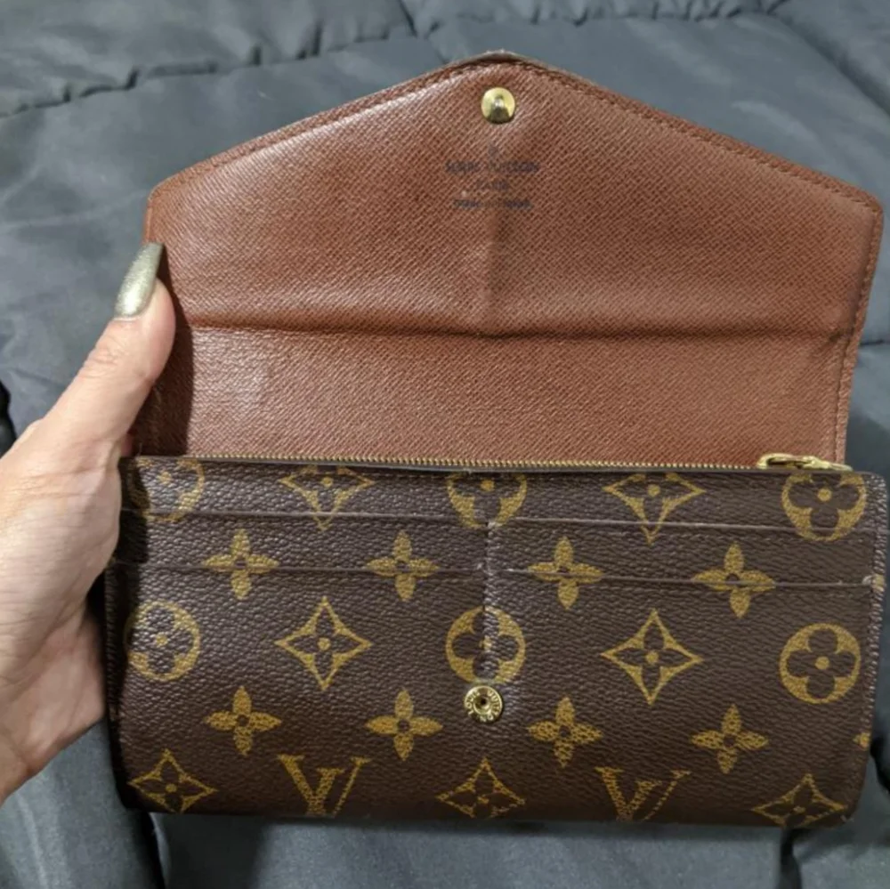 Louis Vuitton Sarah Wallet